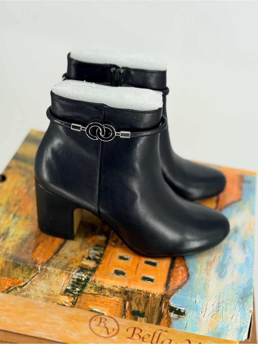 New Bella Vita Black Leather Diaz Ankle Boots size 6 M retail $125